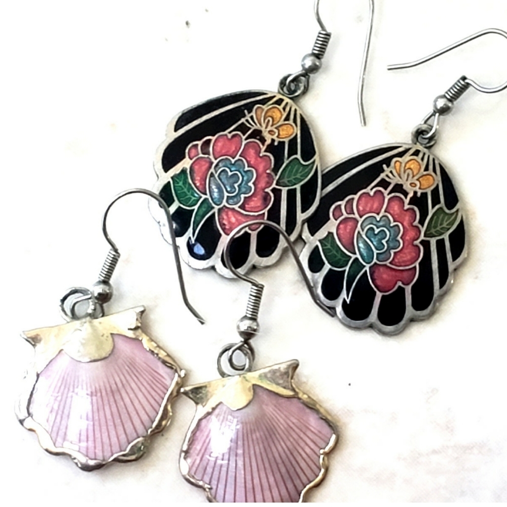 2 Pairs Vintage 80's Seashell Enamel Earrings